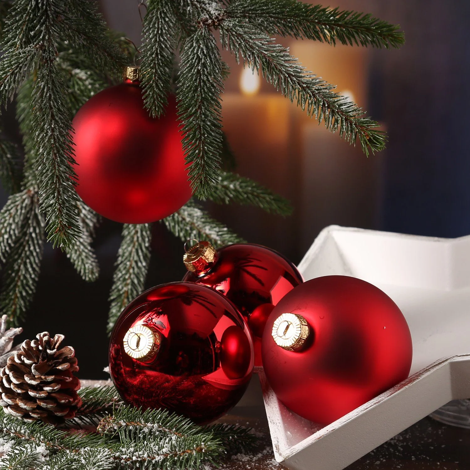 Weihnachtsbaumkugeln – 10 cm, Rot, 4er-Set, bruchfest